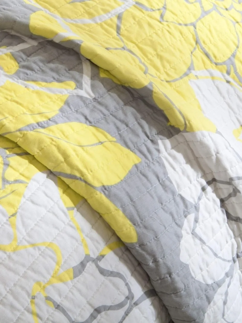 Madison Park Lola 100% Cotton Quilt Set - Casual Floral Channel King/Cal King